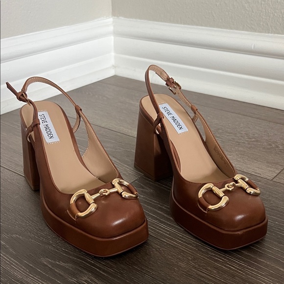 Steve Madden Brown Platform Heels with Gold Buckles - Picture 1 of 7